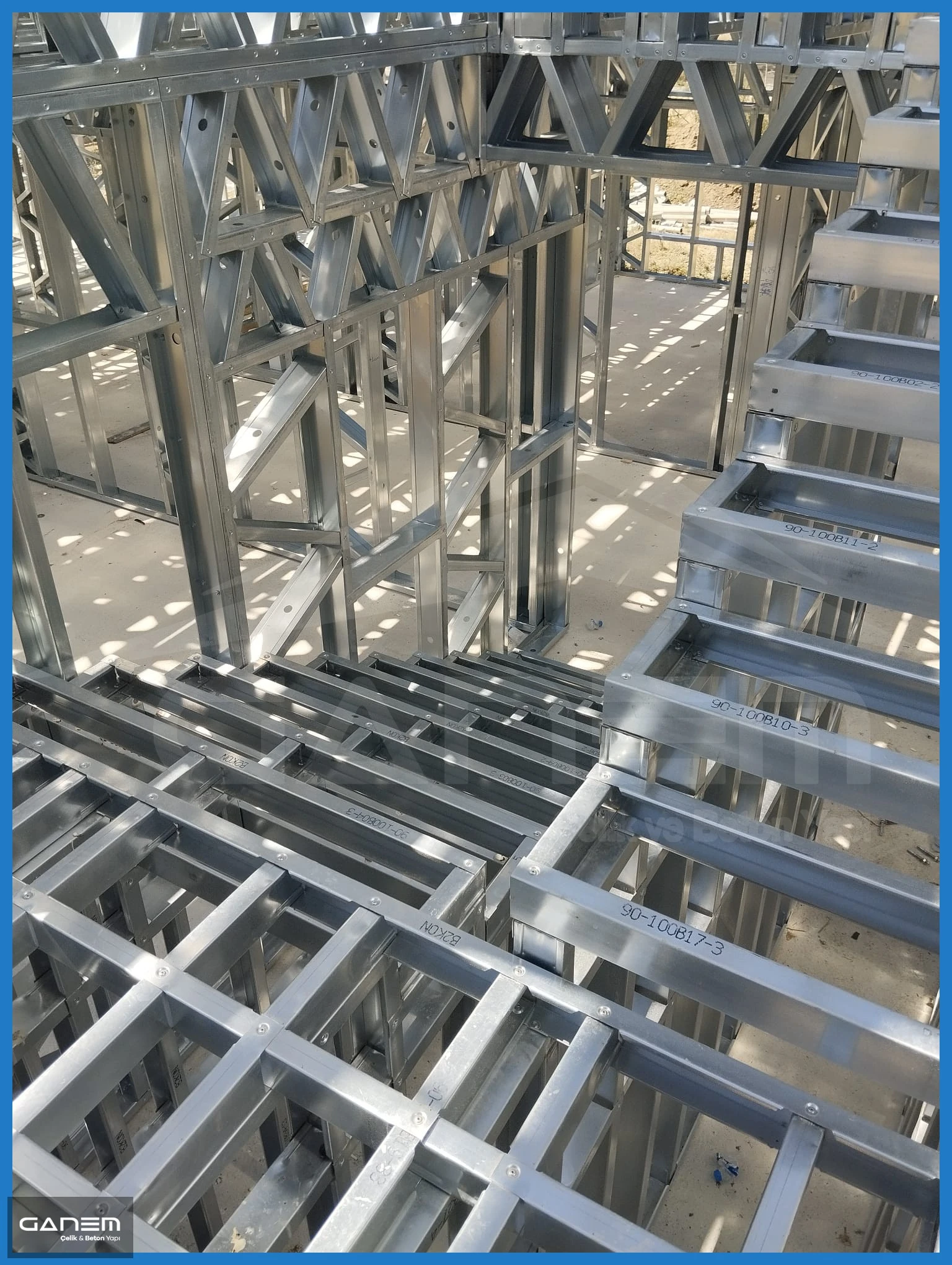 İki Katlı Kamu Hizmet Binası